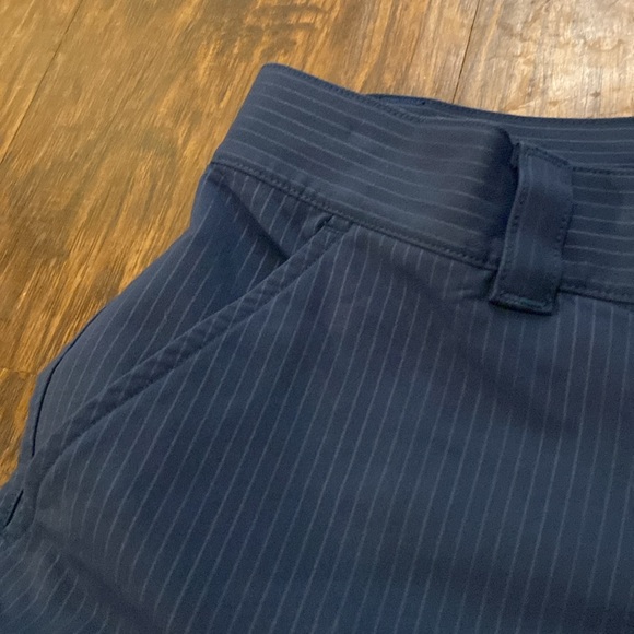 Under Armour Men’s Navy Golf Shorts with Pinstripe - Picture 4 of 5